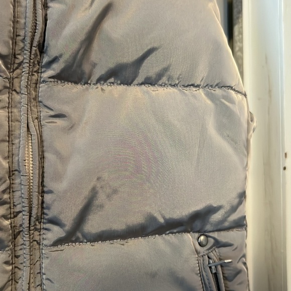 Ralph Lauren heavyweight reversible puffer vest for girls. Size M (8-10) - Picture 4 of 11